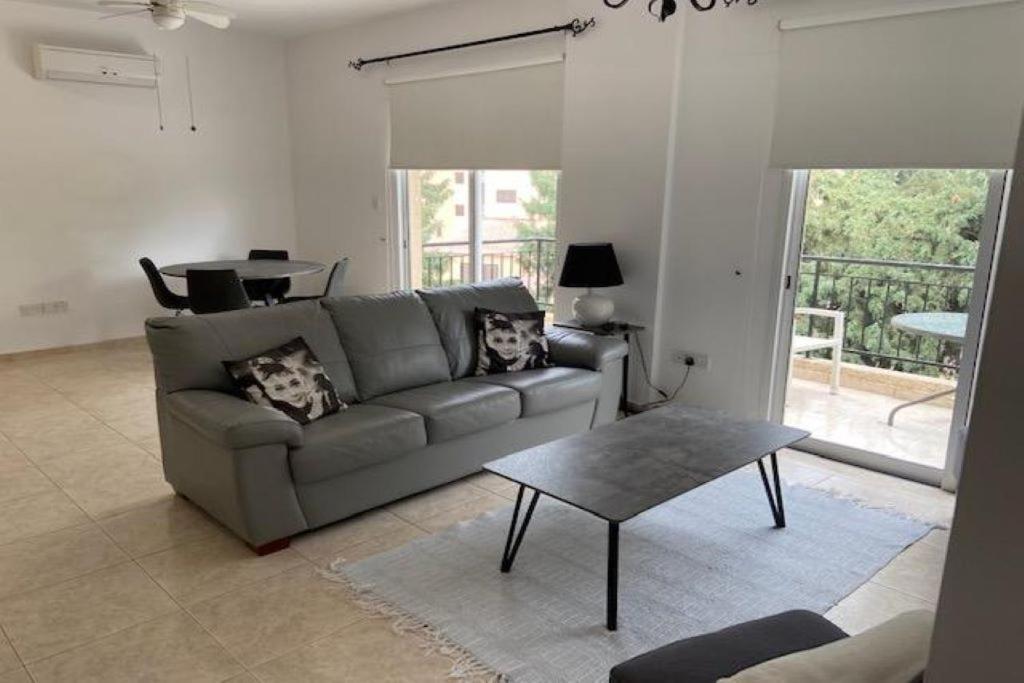 Kato Paphos Apartment In Universal Area Екстер'єр фото