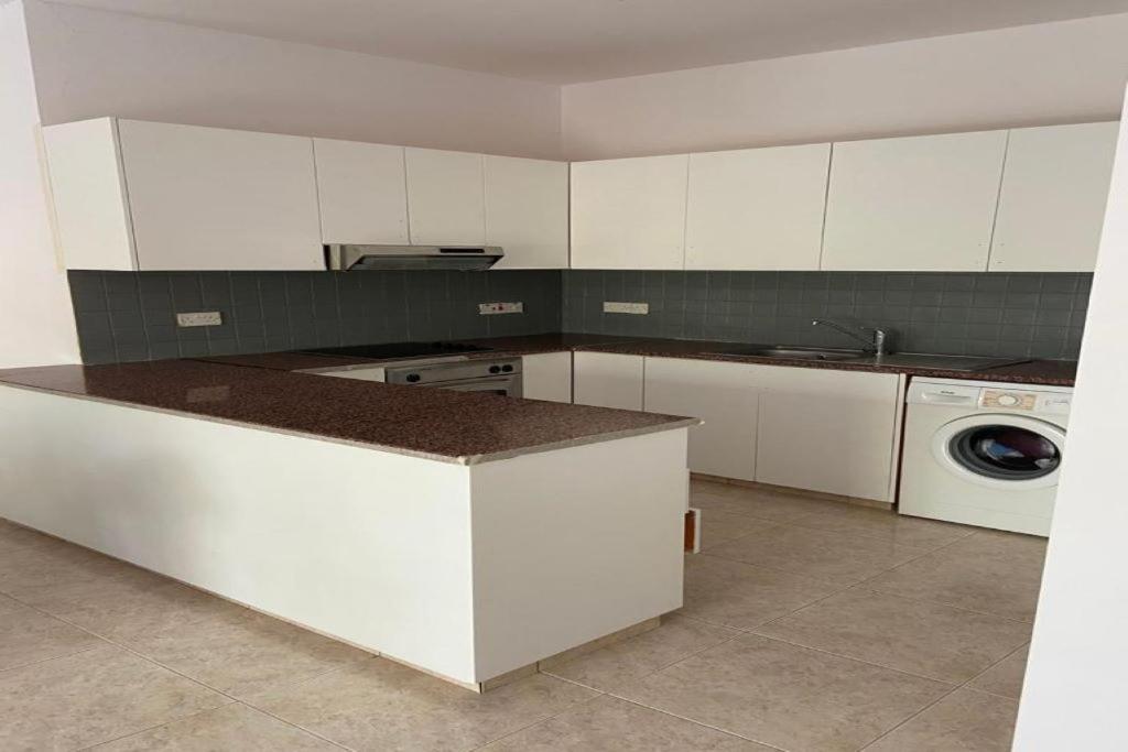 Kato Paphos Apartment In Universal Area Екстер'єр фото